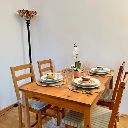 Lägenhet 60 M2 Premium Near Airport - Free Parking *