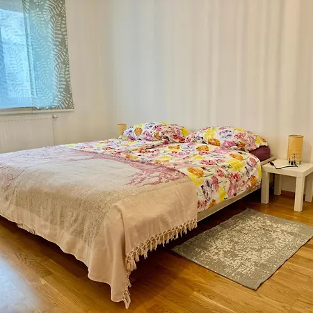 60 M2 Premium Near Airport - Free Parking Lägenhet Schwechat