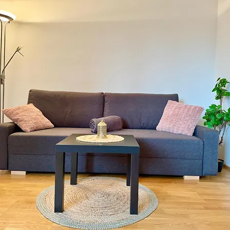 60 M2 Premium Near Airport - Free Parking Lägenhet *