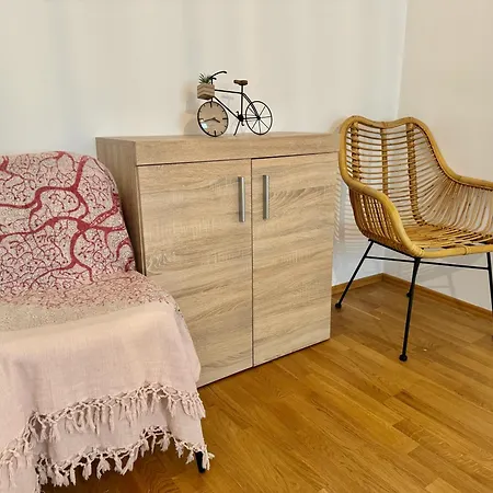 Lägenhet 60 M2 Premium Near Airport - Free Parking *